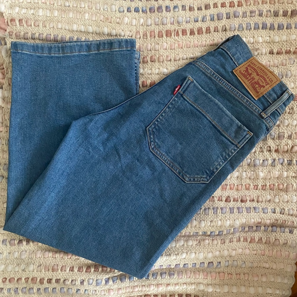 Levi’s Mile High Wide Leg Cropped